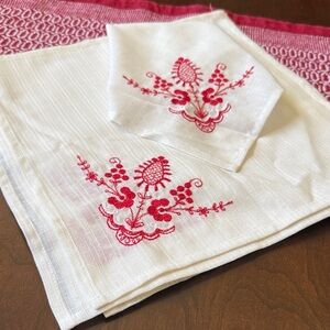 Lot of 5 Embroidered White Linen Napkins with Red Floral Motif 11.75” x 11.75”